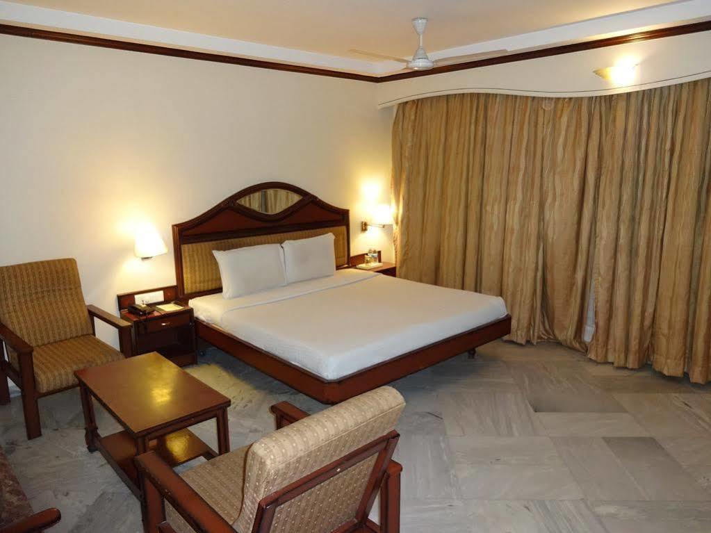 מדוראי Hotel North Gate מראה חיצוני תמונה